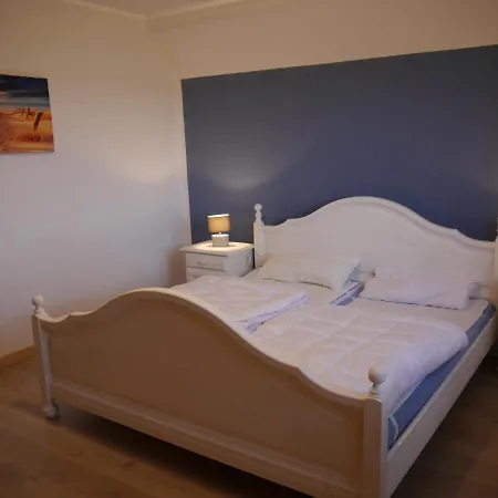 Ferienhaus Am Nordseedeich In Alleinlage Hooksiel